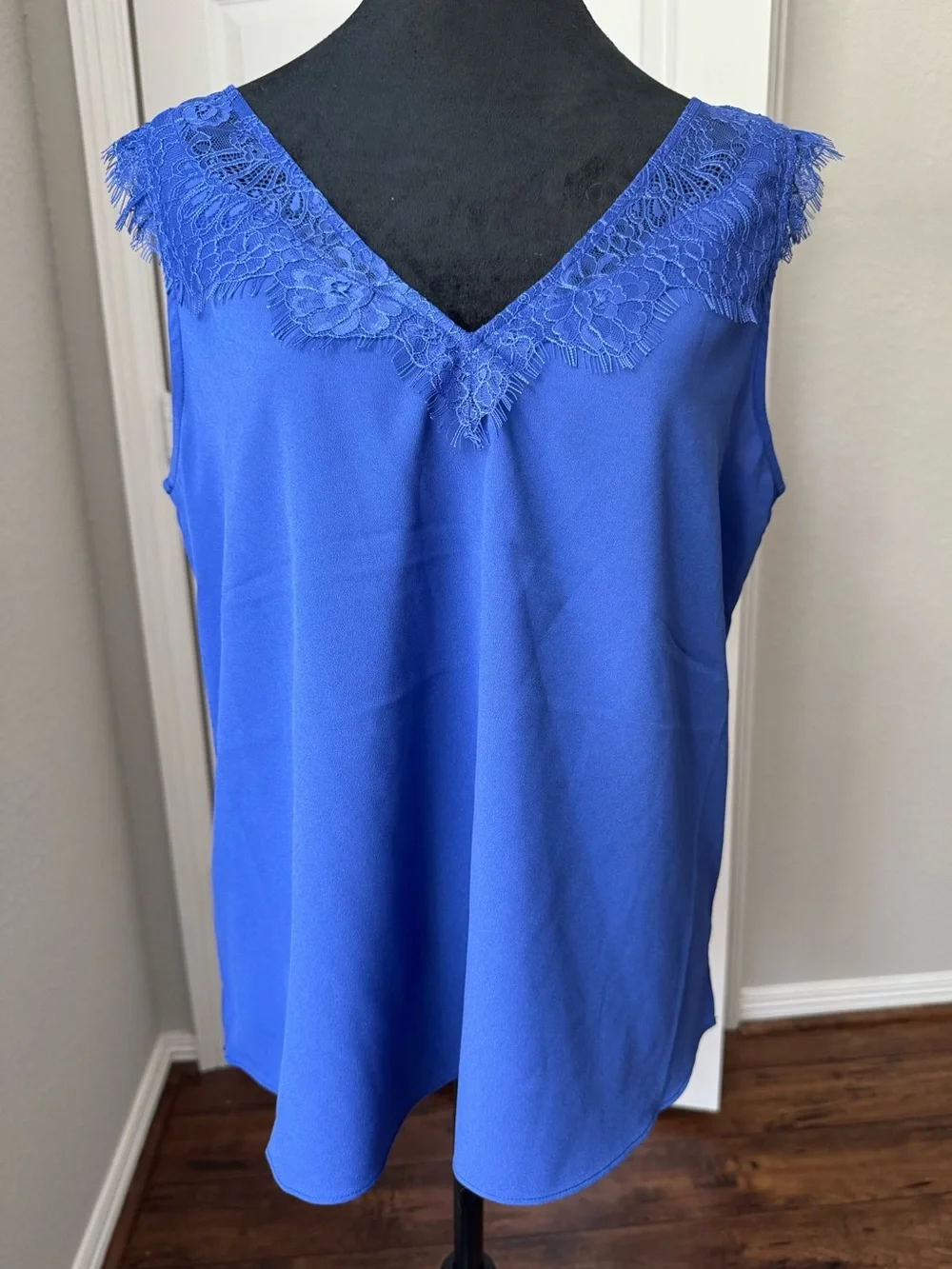 NWT French Connection Cobalt Blue Lace Trim Sleeveless V-Neck Top size Large